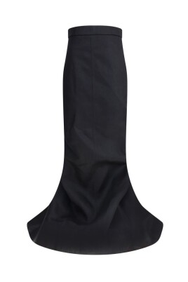 minimalist-pencil-skirt-with-asymmetrical-hem