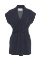 blauwe-v-hals-top-met-taille-riem