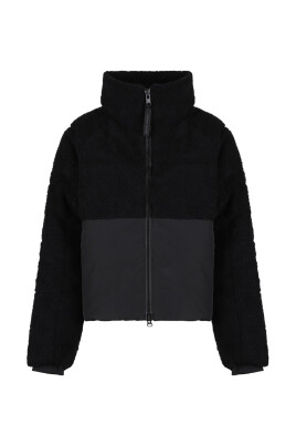 svart-pufferjacka-med-fleece-textur