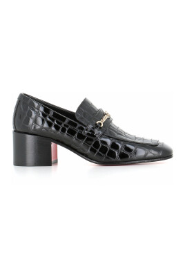 black-crocodile-print-sandals