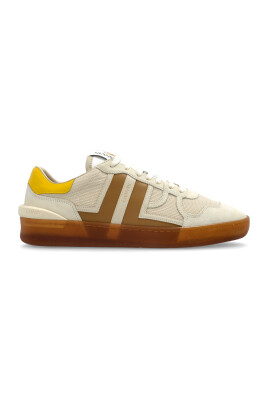 chaussures-de-sport-argile