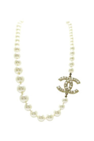 Pre-owned Pearl necklaces