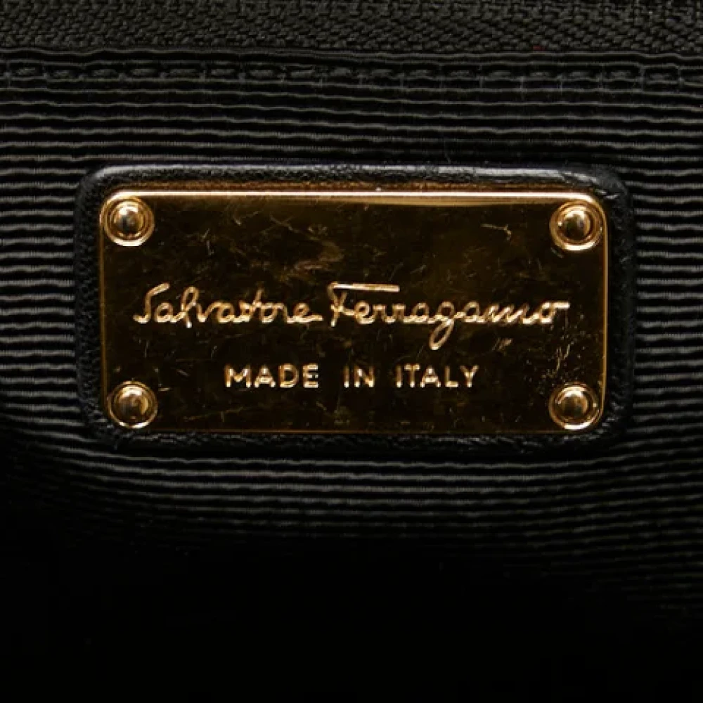 Salvatore Ferragamo Pre-owned Leather handbags Black Dames