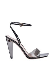 Sandals with patent leather and vinyl leather with bracelet flange 105