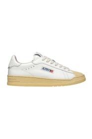 Medalist Low Sneakers