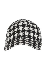 Cap with tweed houndstooth pattern