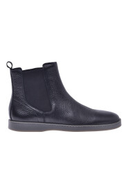 Beatles ankle boots in black tumbled calfskin