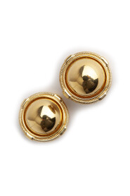 round earrings