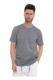 Short-sleeved round-necked T-shirt