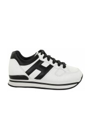 H222 Sneakers